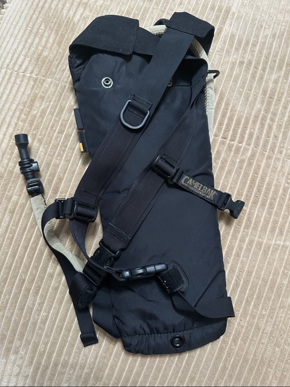 🚨CamelBak Black Hydration Reservoir Pack with Insulated Tube Hiking - Picture 3 of 6